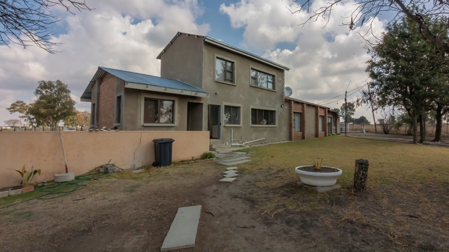 3 Bedroom Property for Sale in Kroonstad Rural Free State